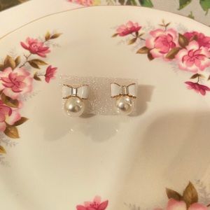 Faux pearl earrings super beautiful